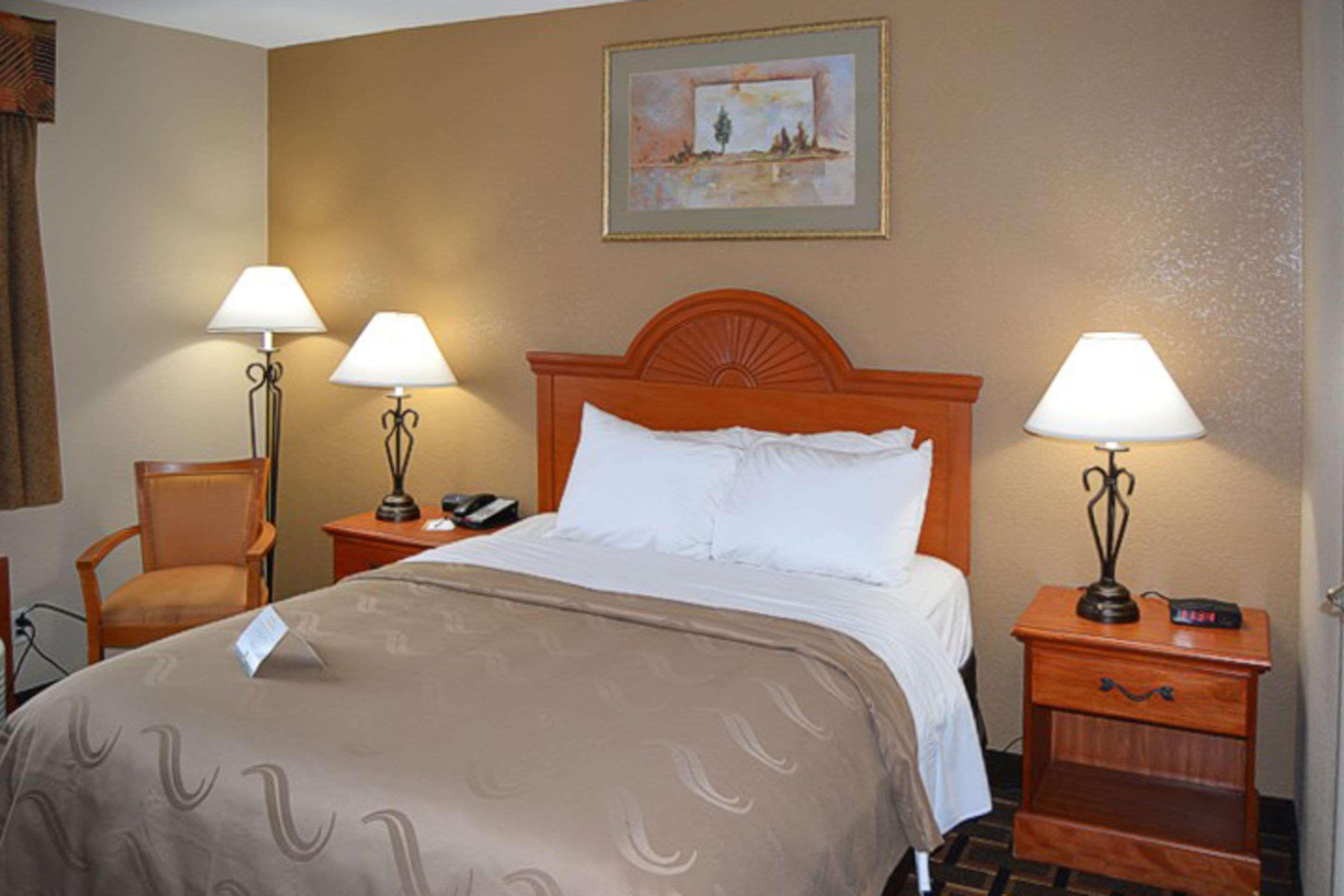 Quality Inn Raynham - Taunton Екстер'єр фото