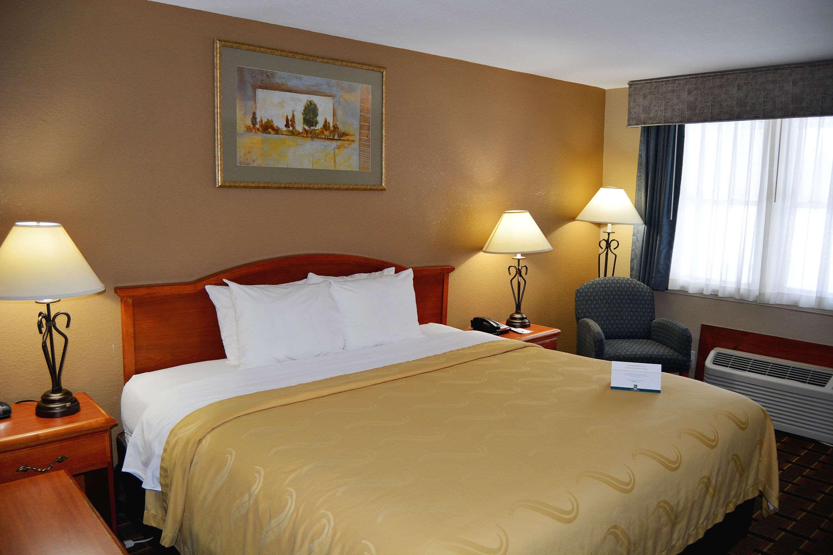 Quality Inn Raynham - Taunton Екстер'єр фото