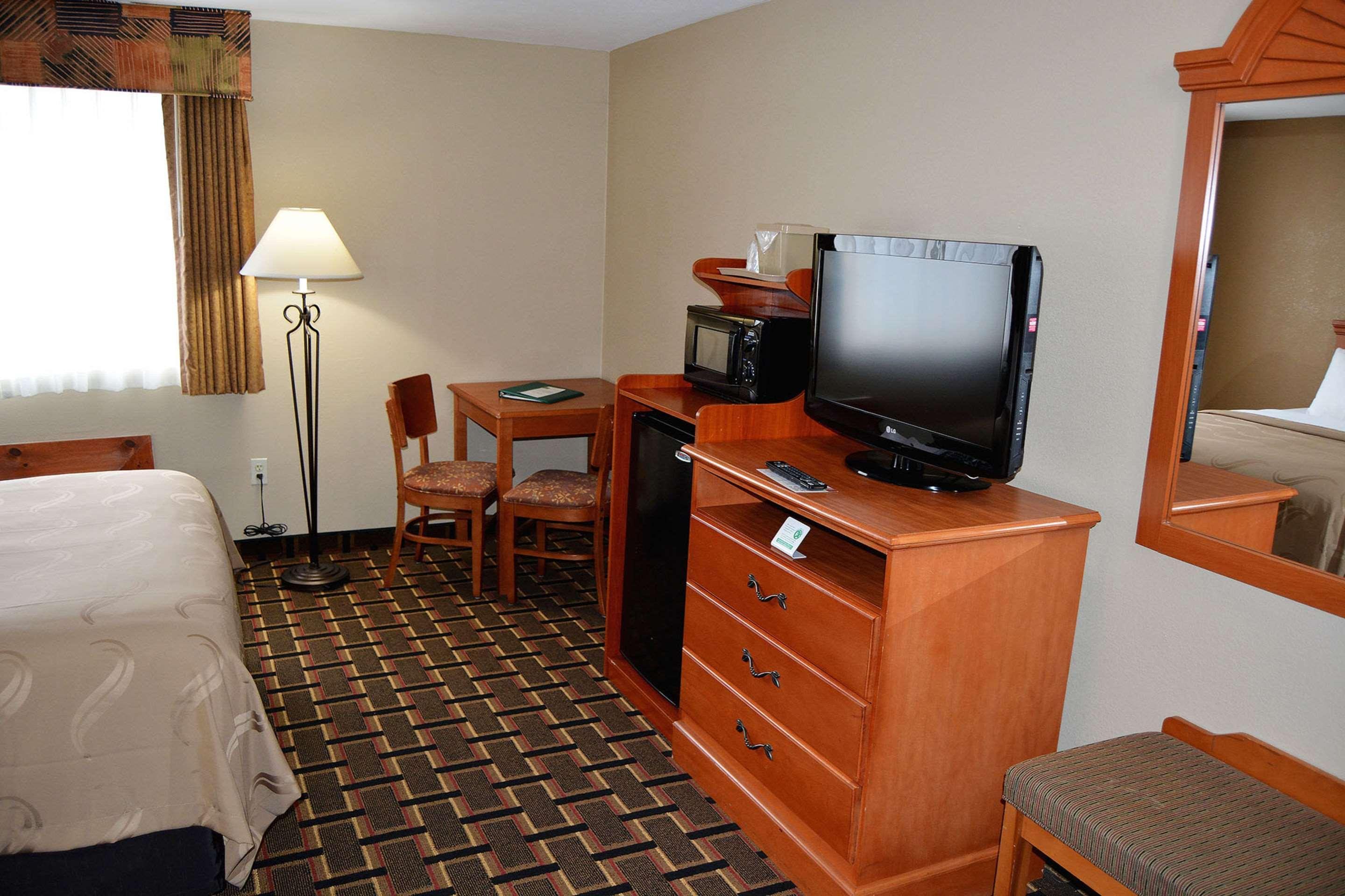 Quality Inn Raynham - Taunton Екстер'єр фото