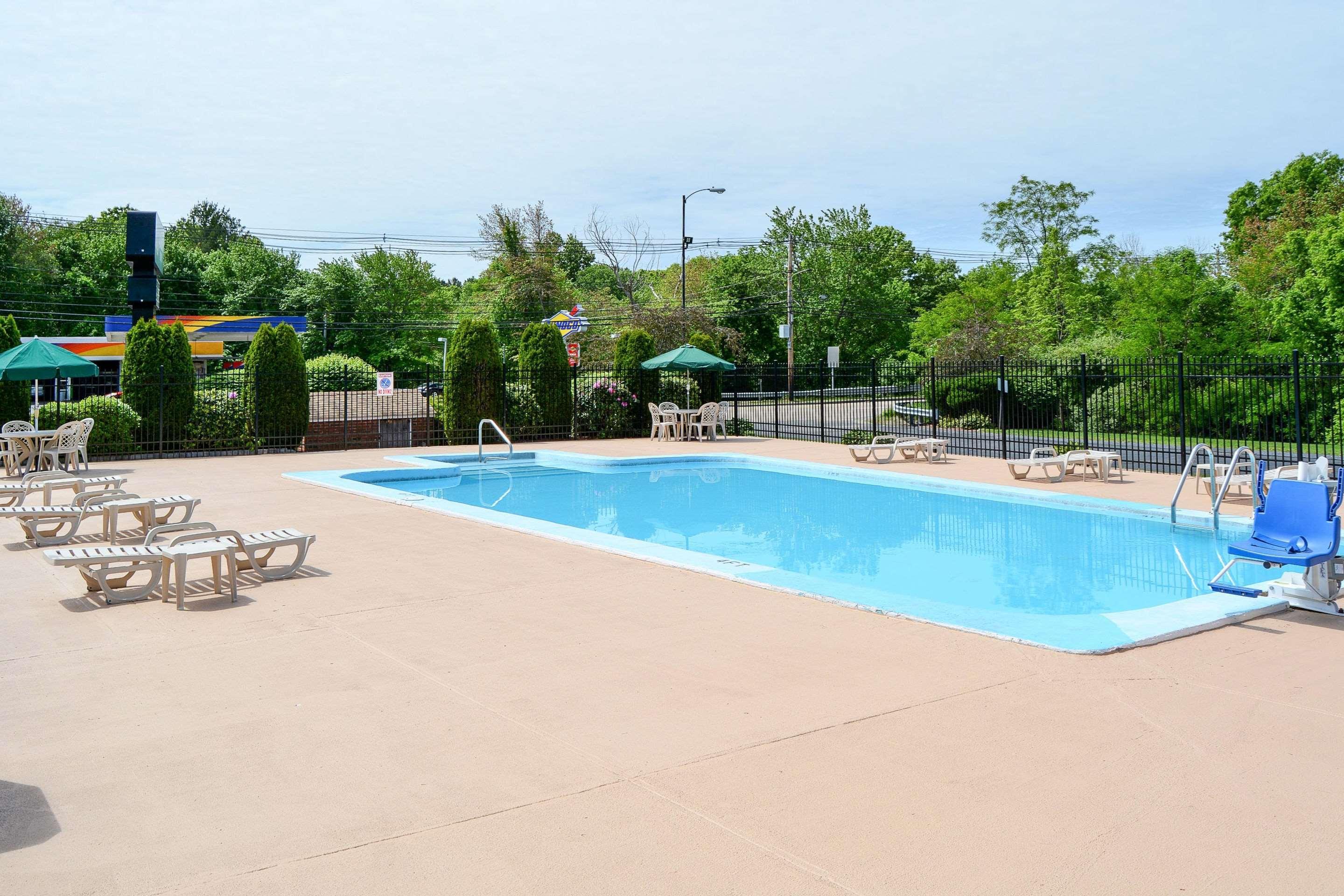 Quality Inn Raynham - Taunton Екстер'єр фото