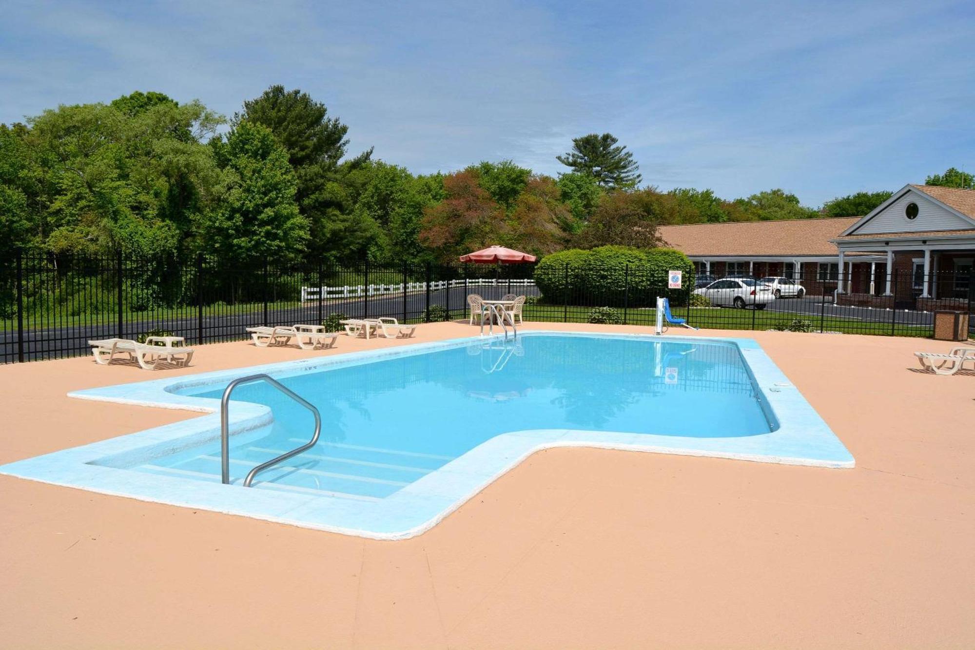 Quality Inn Raynham - Taunton Екстер'єр фото