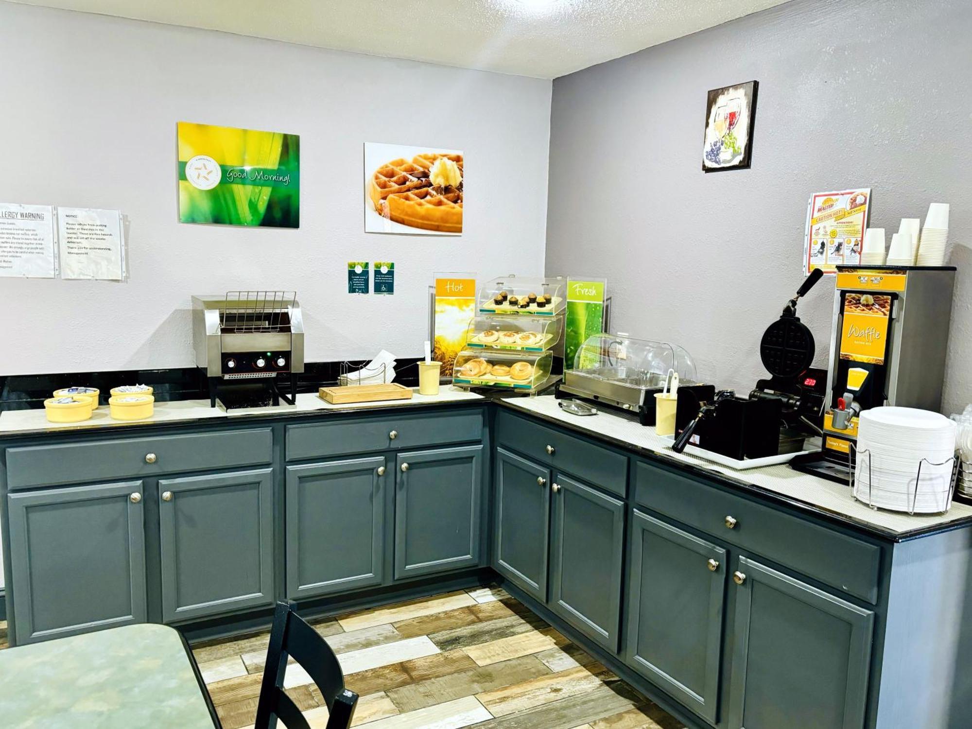 Quality Inn Raynham - Taunton Екстер'єр фото