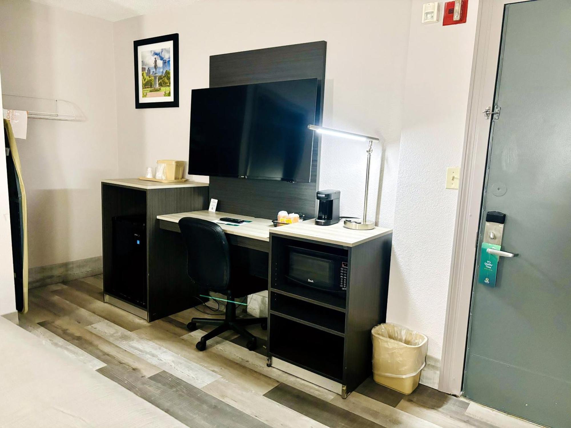 Quality Inn Raynham - Taunton Екстер'єр фото