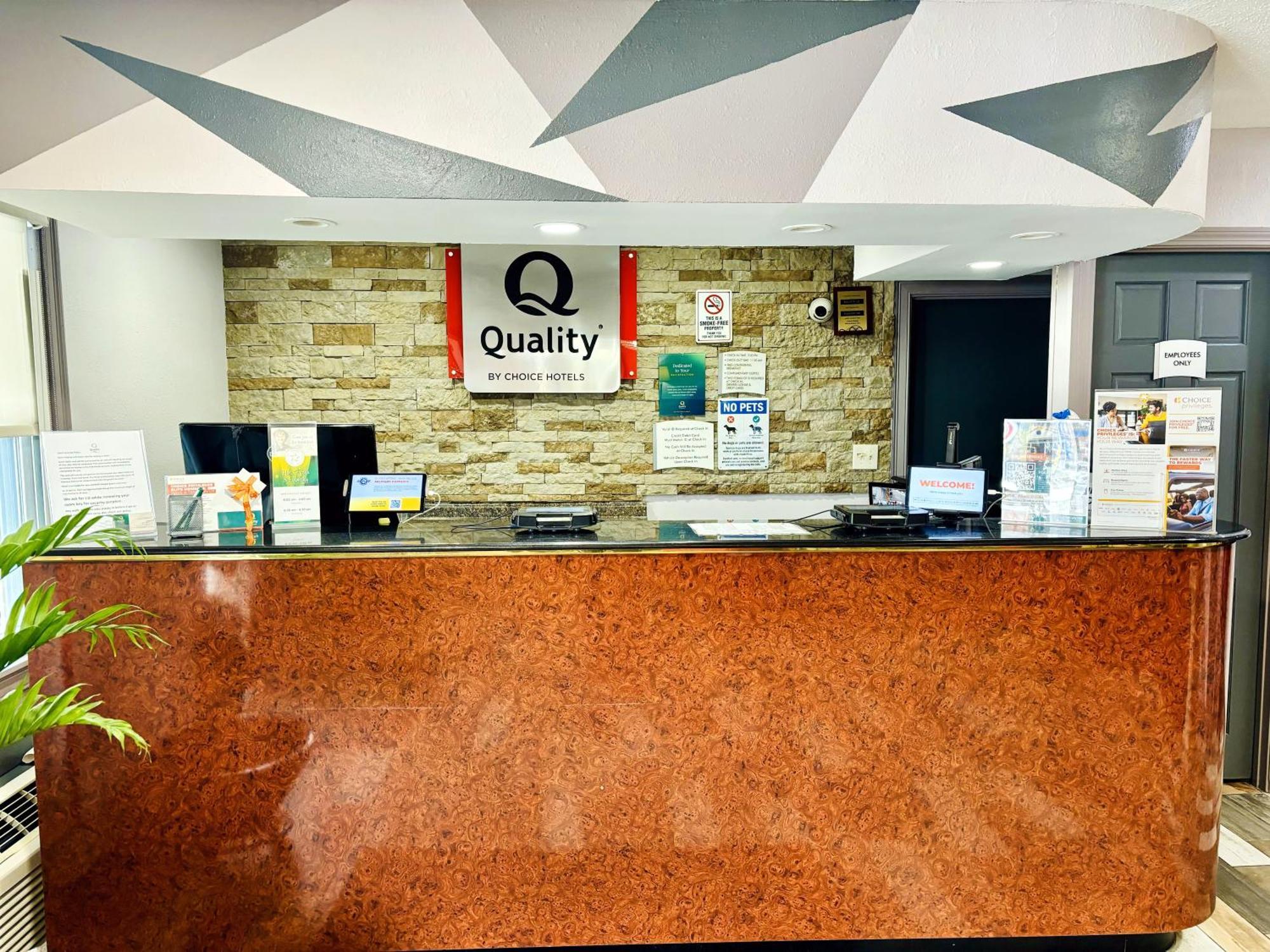 Quality Inn Raynham - Taunton Екстер'єр фото