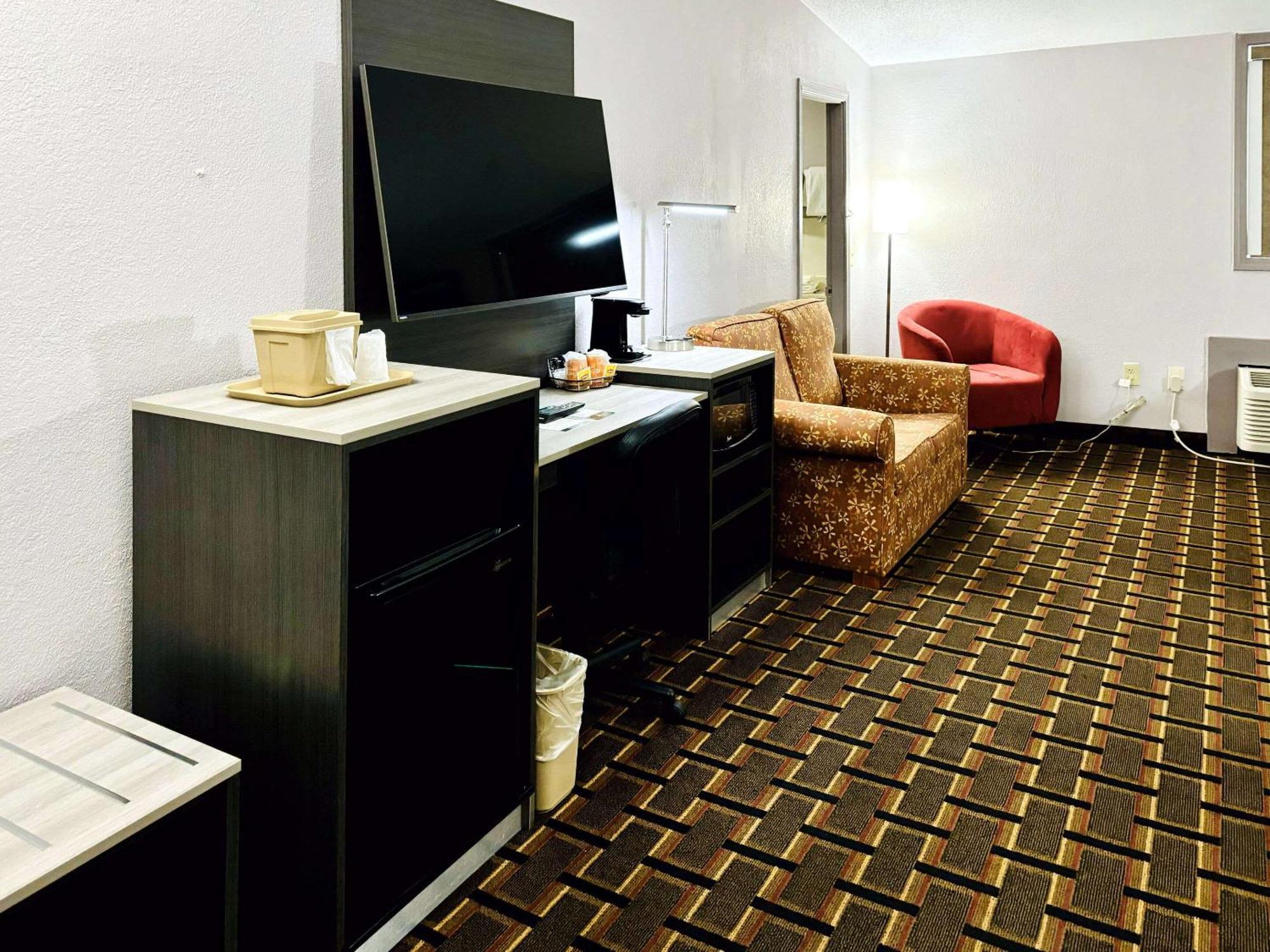 Quality Inn Raynham - Taunton Екстер'єр фото