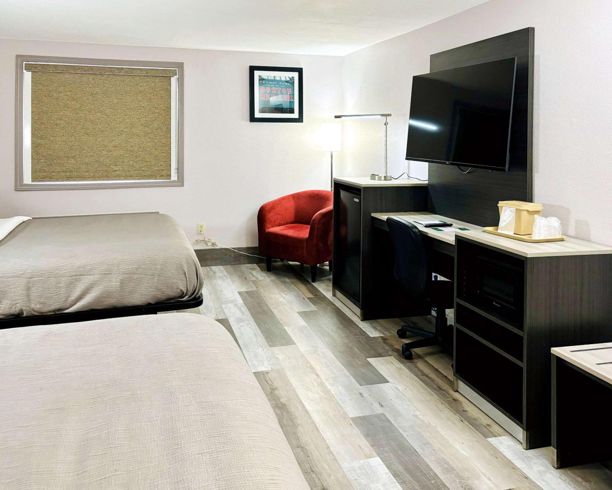 Quality Inn Raynham - Taunton Екстер'єр фото