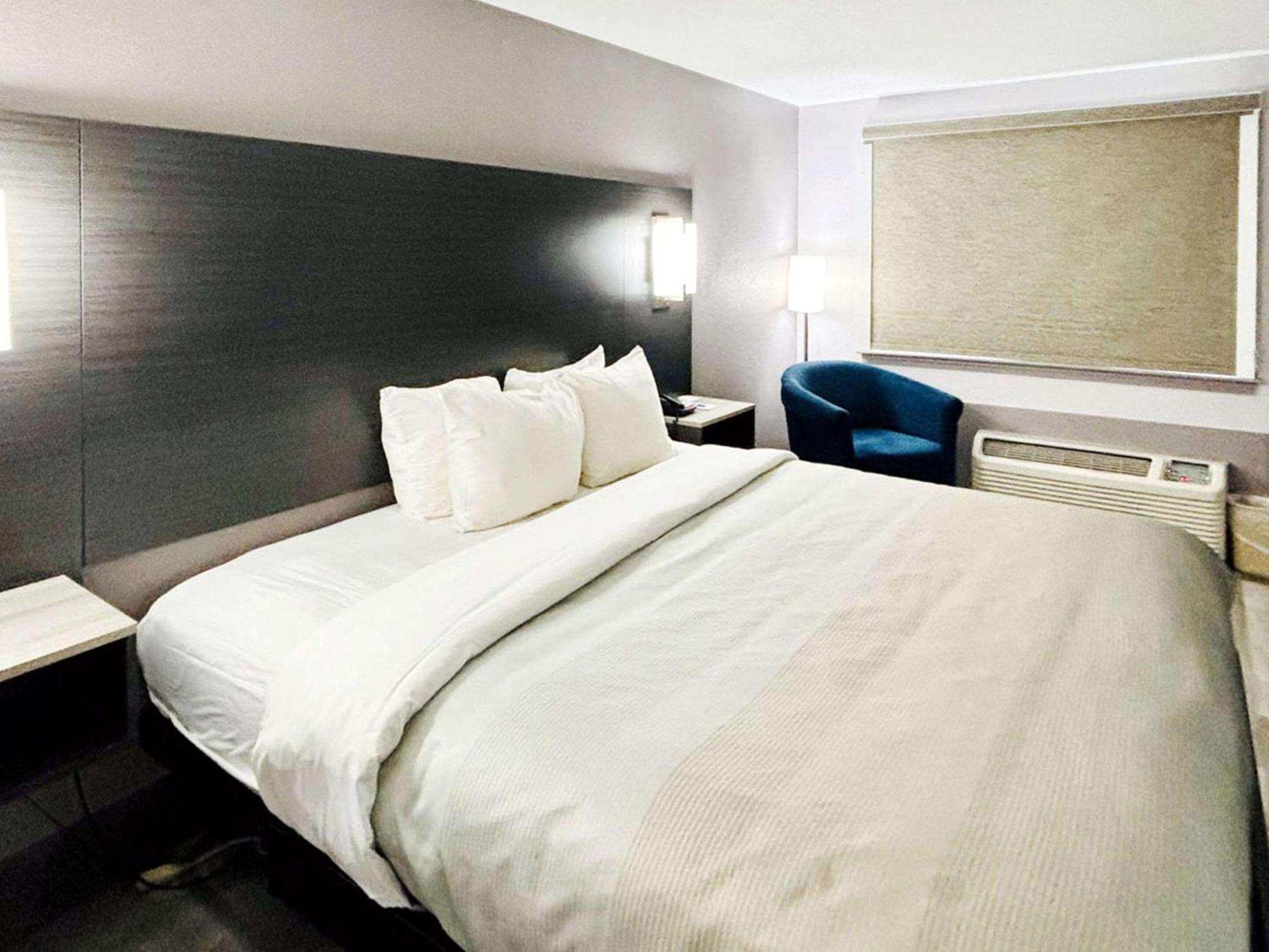 Quality Inn Raynham - Taunton Екстер'єр фото